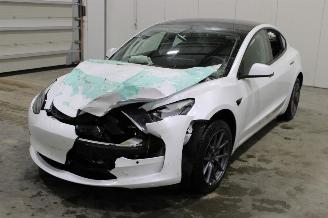 Vaurioauto  passenger cars Tesla Model 3  2022/2