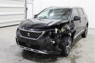 Coche accidentado Peugeot 5008  2020/10