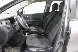 Renault Captur  picture 11
