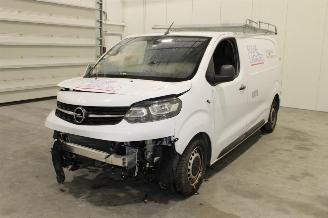 krockskadad bil auto Opel Vivaro  2023/12