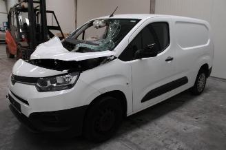 Purkuautot passenger cars Toyota ProAce CITY 2021/12