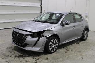 krockskadad bil auto Peugeot e-208  2023/5