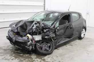 Vaurioauto  passenger cars Renault Clio  2025/3