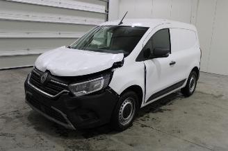 krockskadad bil auto Renault Kangoo  2025/9