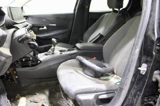 Peugeot 208  picture 13