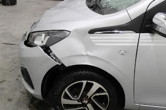 Peugeot 108  picture 5