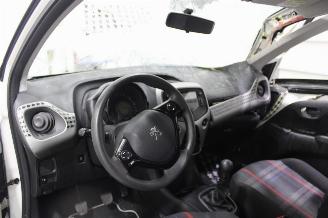 Peugeot 108  picture 10
