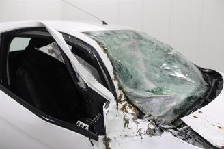 Peugeot 108  picture 8