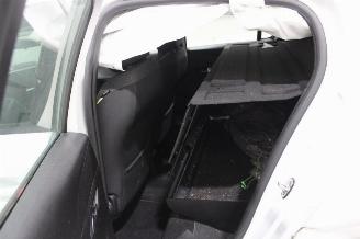 Peugeot 208  picture 10