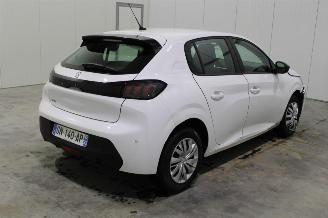 Peugeot 208  picture 3