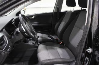 Kia Stonic  picture 11