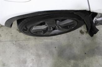 Land Rover Defender  picture 8