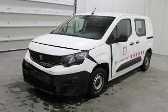 krockskadad bil auto Peugeot Partner  2020/11