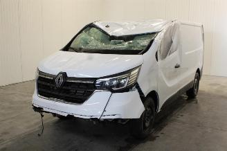 Damaged car Renault Trafic  2025/5