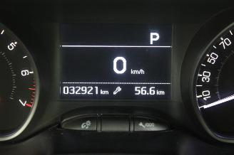 Peugeot 208  picture 14