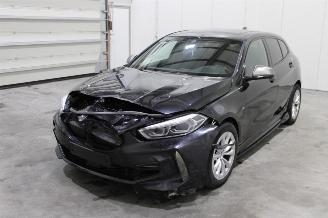 damaged passenger cars BMW 1-serie 118 2020/9