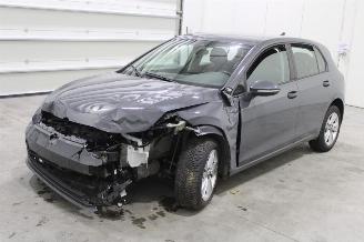 uszkodzony samochody osobowe Volkswagen Golf  2024/3