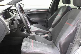 Volkswagen Golf  picture 11