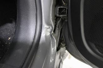 Peugeot e-208  picture 24