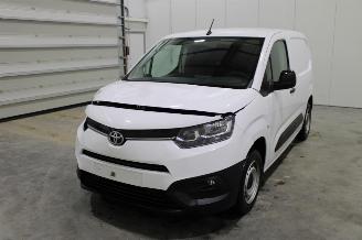 Vaurioauto  passenger cars Toyota ProAce CITY 2022/2