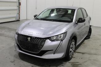 krockskadad bil auto Peugeot 208  2023/7