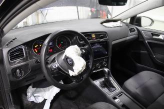 Volkswagen Golf  picture 10