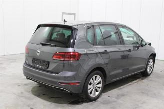 Volkswagen Golf  picture 3