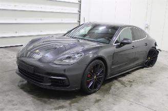 damaged passenger cars Porsche Panamera  2019/4