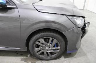 Peugeot 208  picture 7