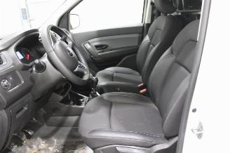 Renault Express  picture 11