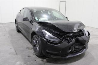 Tesla Model 3  picture 2