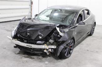 Unfallwagen Tesla Model 3  2019/12