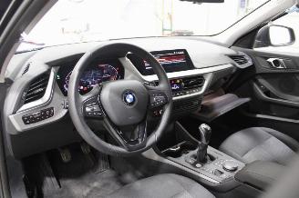 BMW 1-serie 118 picture 10