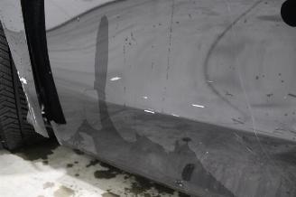 Tesla Model Y  picture 9