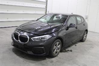 damaged passenger cars BMW 1-serie 116 2022/11