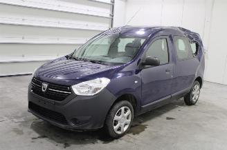 krockskadad bil auto Dacia Dokker  2020/6