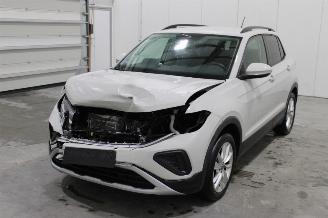 krockskadad bil auto Volkswagen T-Cross  2024/8
