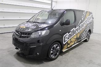 krockskadad bil auto Opel Vivaro  2022/7