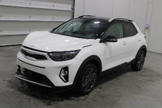 Schadeauto Kia Stonic  2023/10