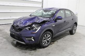Damaged car Renault Arkana  2024/5