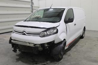 krockskadad bil auto Citroën Jumpy  2023/4