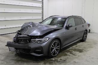 Schadeauto BMW 3-serie 330 2020/12