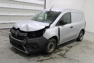 damaged passenger cars Renault Kangoo  2024/9
