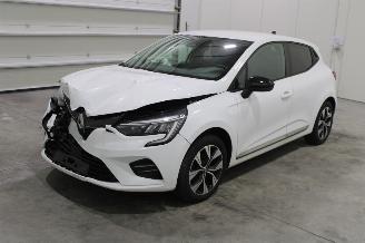 krockskadad bil auto Renault Clio  2023/1