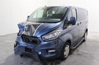 Vaurioauto  commercial vehicles Ford Transit Custom  2020/6