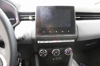 Renault Clio  picture 13