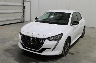 skadebil auto Peugeot 208  2022/3