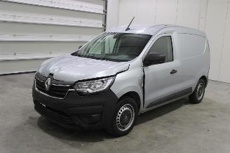 damaged passenger cars Renault Express  2024/4