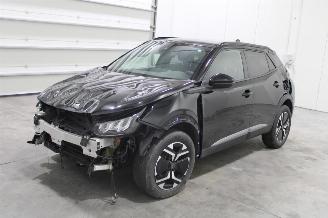 damaged passenger cars Peugeot 2008  2024/5