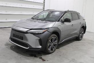 uszkodzony samochody osobowe Toyota bZ4X  2025/10